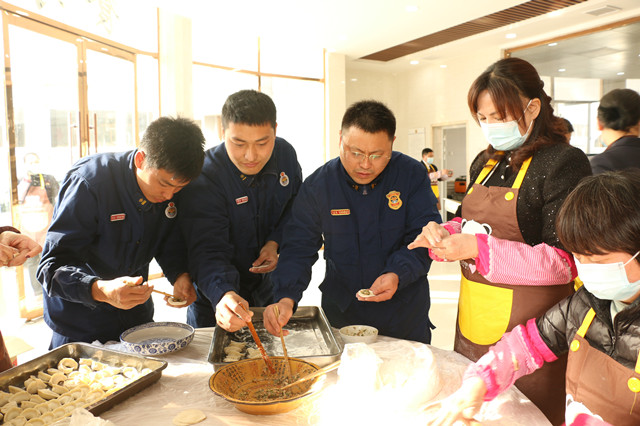 蚌埠龙湖阳光假日酒店慰问经开区消防大队